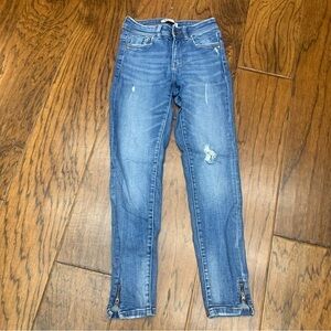 Zara women’s distressed ankle zipper jeans